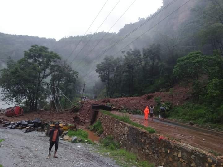 बागलुङ र म्याग्दी जिल्लामा पहिरोका कारण विद्युत् सेवा बन्द