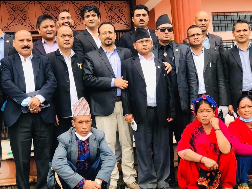 रूकुम पश्चिमको नरसंहारयुक्त घटनाको  २४ जना वकिलले बहस गर्दै