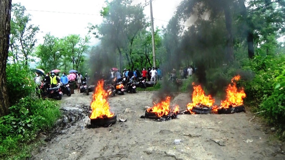 ८ राउण्ड हवाई फायर,गरेपछि व्यवस्थापन भयो कोरोना संक्रमितको शव