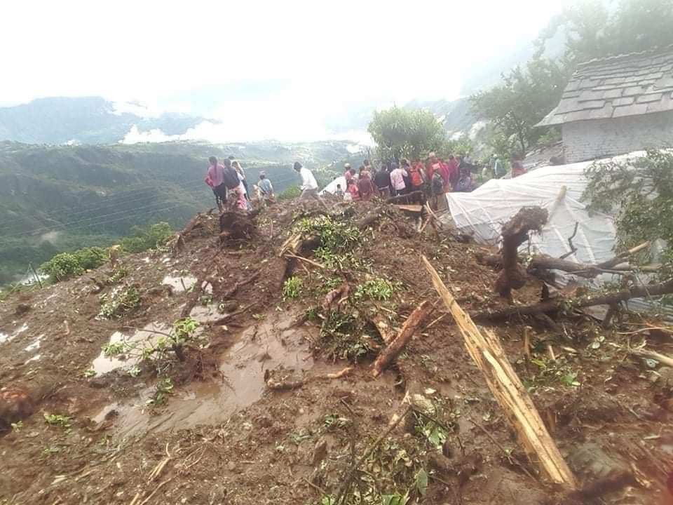 स्याङ्जा गल्याङमा पहिरोले पुरिएर एकको मृत्यु