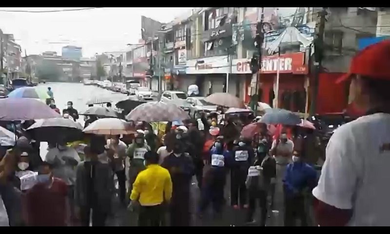 पोखरामा भारी झरी बीच “आइएम विथ केपी ओली”