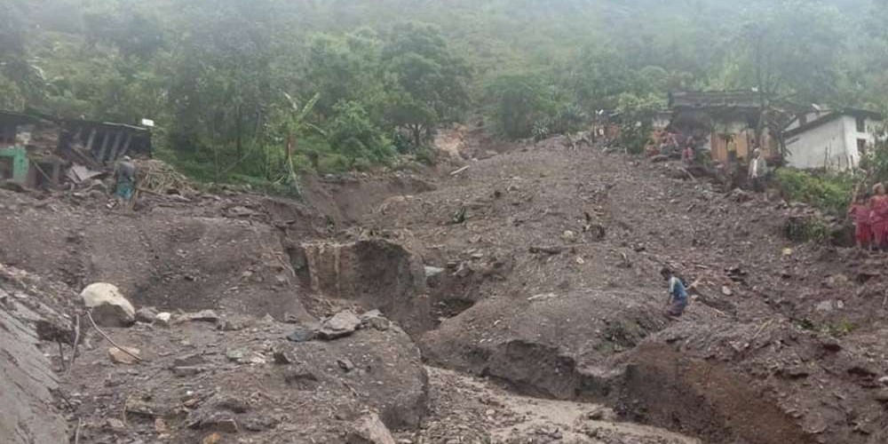 कालिकोट गर्खेको भीरमा पहिरोमा परी एक जना स्थानीय वेपत्ता