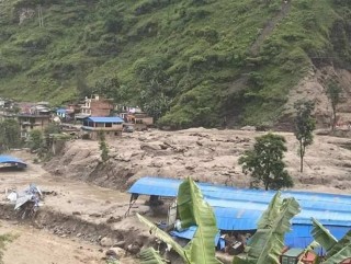 सिन्धुपाल्चोक बाह्रबिसेमा भीषण बाढी,  २ को मृत्यु, १९ बेपत्ता, खोजीकार्य जारी