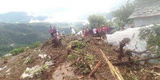 पहिरोले संखुवासभामा गाउँ नै बगायो, ११ जना बेपत्ता