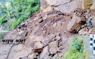 गत आइतबारदेखि अवरुद्ध बनेको बेँसीशहर–चामे सडक अझै सञ्चालनमा आउन सकेन