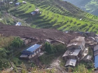 सिन्धुपाल्चोक अपडेट : ३५ जना बेपत्ता, चार घाइतेलाई हेलिकप्टरमार्फत काठमाण्डु पठाइयो