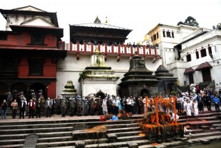 राष्ट्रिय सम्मानका साथ राष्ट्रकवि माधव घिमिरेको अन्त्येष्टि