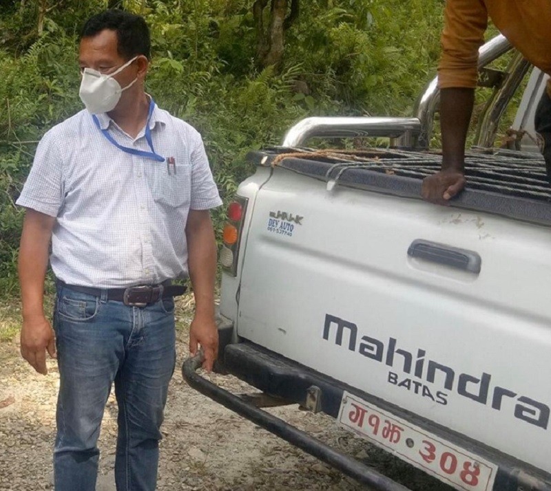 कास्की मादी गाउँपालिकाका अध्यक्ष चढ्ने गाडी तोडफोड