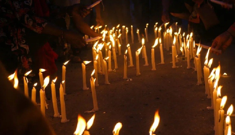 डा.केसीको अनशनलाई ऐक्यबद्धता जनाउँदै  दिप प्रज्वलन