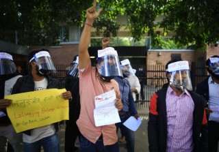 नेविसंघका ६ जना कार्यकर्तालाई चिनियाँ दूतावास अगाडिबाट  पक्राउ