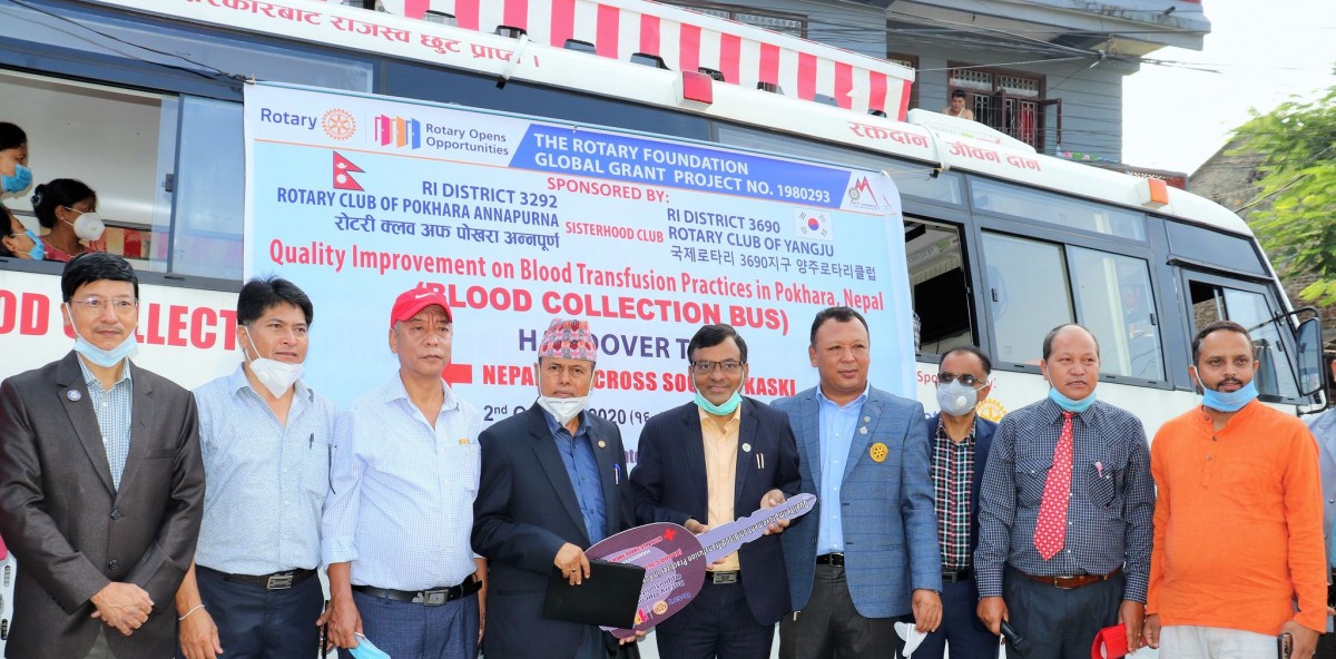 नेपाल रेडक्रस सोसाइटीलाई रक्त संकलन बस औपचारिक रुपमा हस्तान्तरण