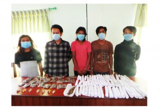 पोखरामा  लागूऔषध ओसार पसार गर्ने पाचँ युवा प्रकाउ,अदालतबाट ७ दिनको म्याद लिएर थप अनुसन्धान