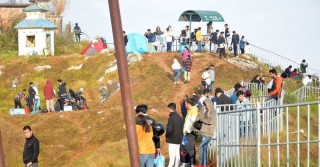 मानहुँकोटमा आन्तरिक पर्यटक ओइरिए