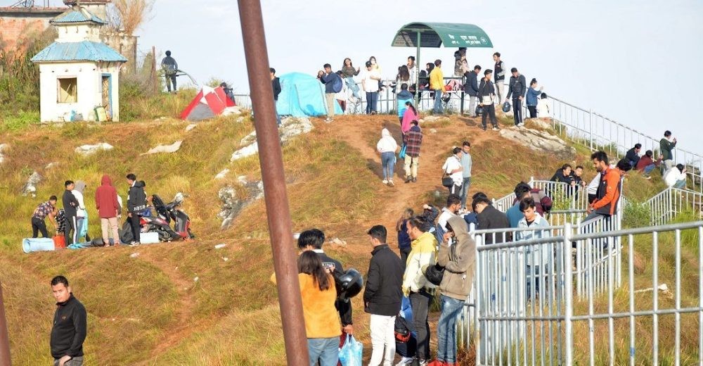 मानहुँकोटमा आन्तरिक पर्यटक ओइरिए