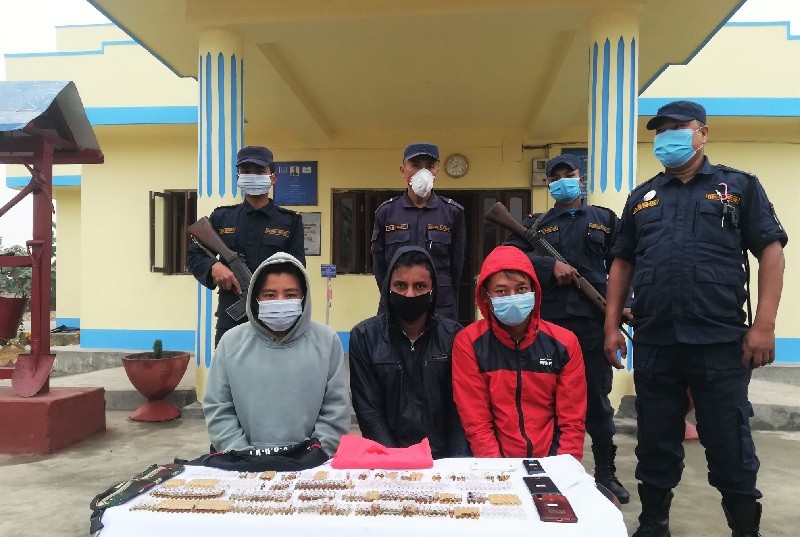 तनहुँको कोत्रेमा लागुअौषध सहित तीन युवा प्रकाउ