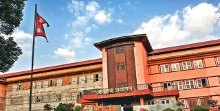 परिषद् र आयोग अझै ठप्प