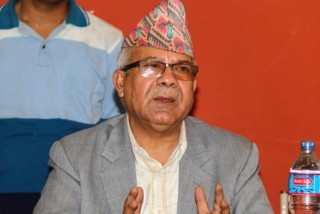 सुनियोजित रुपमा अभद्र व्यवहार गर्नेलाई कारबाही गर्नुपर्छ : माधव कुमार नेपाल