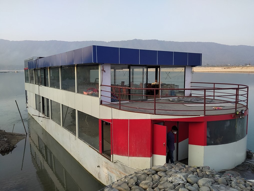 नारायणी नदीमा निर्माण भएको पानी जहाज उद्घाटनको मिति कुर्दै