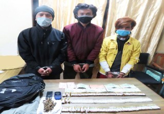 पोखरामा लागूऔषध सहित तीन युवा पक्राउ