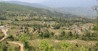 बागलुङ लामीचौर दलित बस्तीमा वर्षौँदेखि खानेपानीको चरम सङ्कट