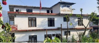 नेकपाको केन्द्रको किचलो विवाद जिल्ला तहमा, लम्जुङ पार्टी कार्यालयमा ओली समूहको तालाबन्दी