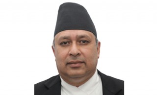 विघटनको मुद्धामा संवैधानिक ईजलासमा नबस्ने न्यायधीश हरीकृष्ण कार्कीको घोषणा