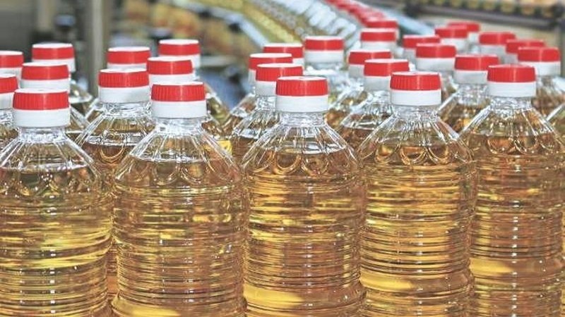 खाने तेलको भाउ घट्यो, उपभोक्तालाई भने उस्तै