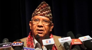 ओलीको अहंकार अहिलेको सबैभन्दा ठूलो समस्या हो :माधव नेपाल