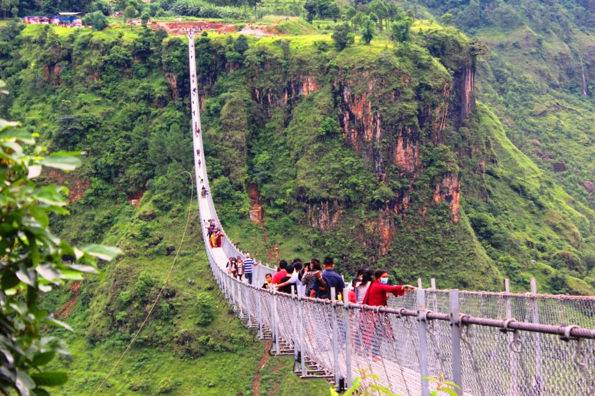 बागलुङ र पर्वत जोड्ने झोलुङ्गे पुललाई विश्व रेकर्ड राख्ने प्रक्रिया शुरु