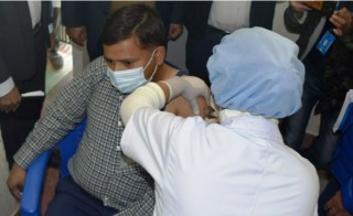 खोप लगाएपछि ढुक्कले सेवा गर्न पायौँ : स्वास्थ्यकर्मी