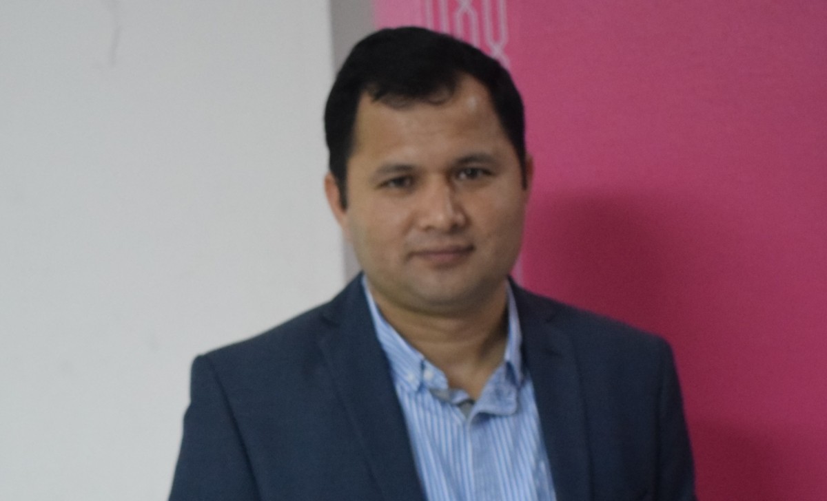 नेकपाको नेतृत्व हाक्न युवा कमरेडको खडेरी लागेकै हो त ?