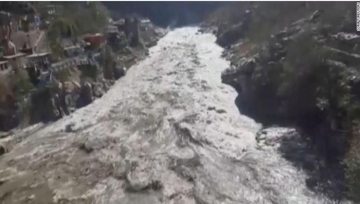भारतको उत्तराखण्डमा हिमताल फुट्यो, १५० भन्दा बढी बेपत्ता भएको आशंका