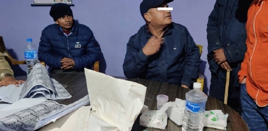 बारामा मालपोत कार्यालयका निमित्त प्रमुख खनाल ६ लाख घुससहित अख्तियारको नियन्त्रणमा