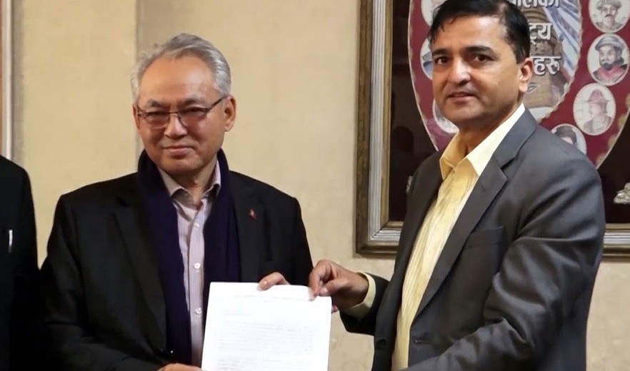दोभान बजारका अग्नीपीडित : भट्टराई  दिर्घकालीन पुनःस्थापनाको मागसहितको ज्ञापन पत्र लिएर गृह मन्त्रालय पुगे