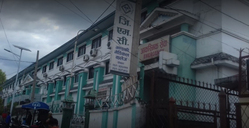 पोखरामा जीएमसी हस्पिटल अगाडि महिला मृत अवस्थामा फेला