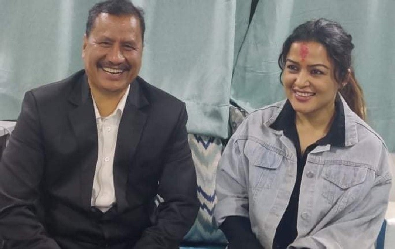 महासचिव विप्लव सँग अभिनेत्री रेखा थापाको भेट,धन्यवाद दिन विप्लवले बोलाएकाले भेटे - थापा