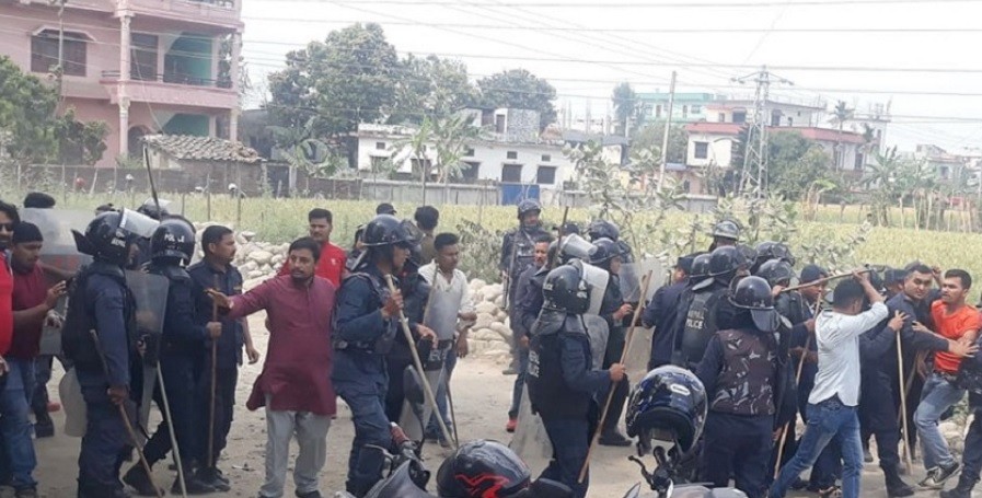 भीम रावलको ठाउँमा लेखराज भट्टको ‘नेम प्लेट’ राखेपछि धनगढीमा ओली र नेपाल पक्षबीच झडप