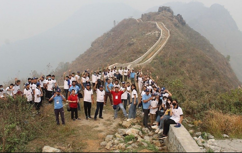 चीनको ग्रेटवालको झल्को दिने गरी तनहुँको बन्दीपुरमा मिनी ग्रेटवाल
