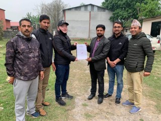 पोखरा स्पोर्टस् अवार्डको उत्कृष्ट खेलकुद पत्रकार पुरस्कारको प्रायोजन पत्रकार पुनको परिवारबाट