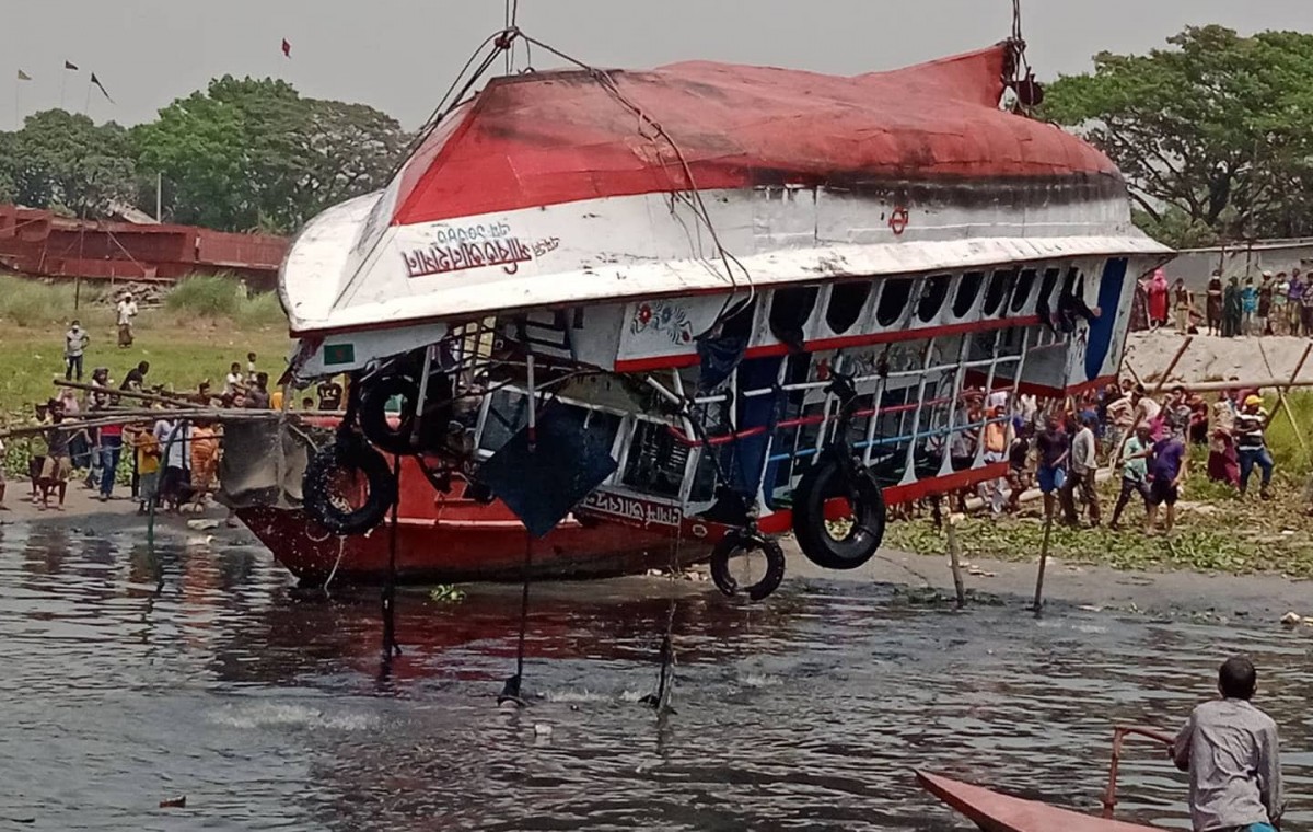बंगलादेशमा डुंगा दुर्घटना हुँदा कम्तीमा २७ जनाको मृत्यु