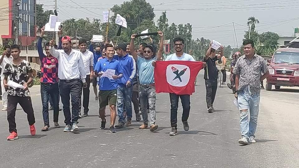 पर्यटन मन्त्री ढकाललाई उनकै निर्वाचन क्षेत्रमा कालो झण्डा