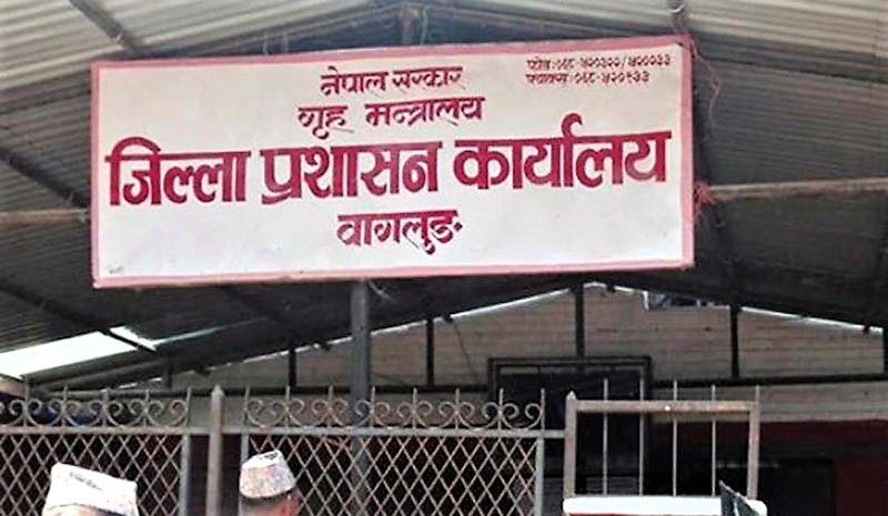 बागलुङ सङ्क्रमण नघट्दा निषेधाज्ञालाई थप कडाइ गर्न थाले,सदरमुकाममा प्रहरीको बाक्लो उपस्थिति