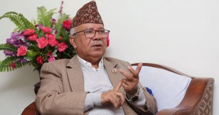मन्त्री श्रेष्ठलाई एक मिनेट पनि पदमा बस्ने नैतिकता छैनः माधव नेपाल