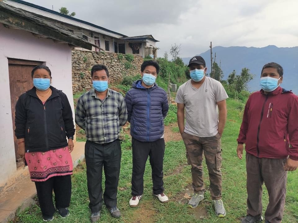 कोरोना रोकथाममा,कस्सियो भकिम्ली,टोल टोलमा स्वंमसेबक,घरघरमा स्वास्थ्य सामग्री