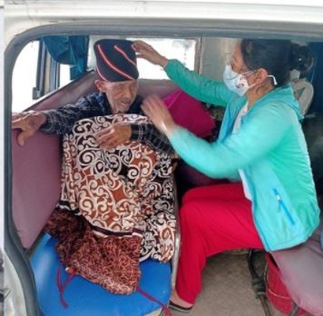 धादिङका एक ९९ वर्षीय बृद्धले कोरोना जिते