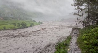 कैलालीका अधिकांश क्षेत्रमा बाढी पहिरो