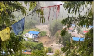 नपत्याउने खोलाले मनाङको सिंगो बस्ती नै बगायो