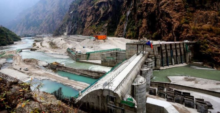 चीनतर्फ गएको  पहिरोले  नदी थुनिएपछि तामाकोसी आयोजनाको जलाशय खाली गरिदै