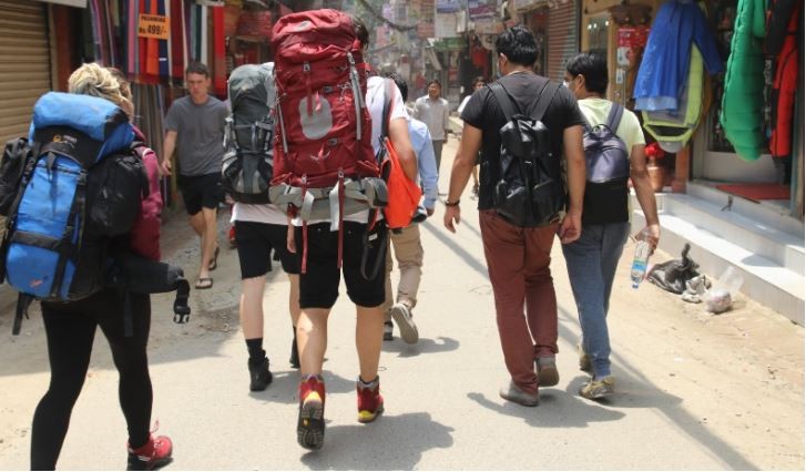 अप्रिलमा १ लाख ११ हजार विदेशी पर्यटक भित्रिए