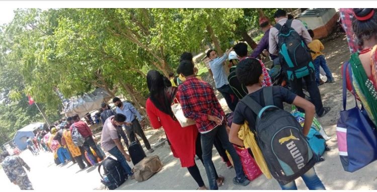 भारत जानेको लर्को-परिवार पाल्न भारत जानुको विकल्प छैन